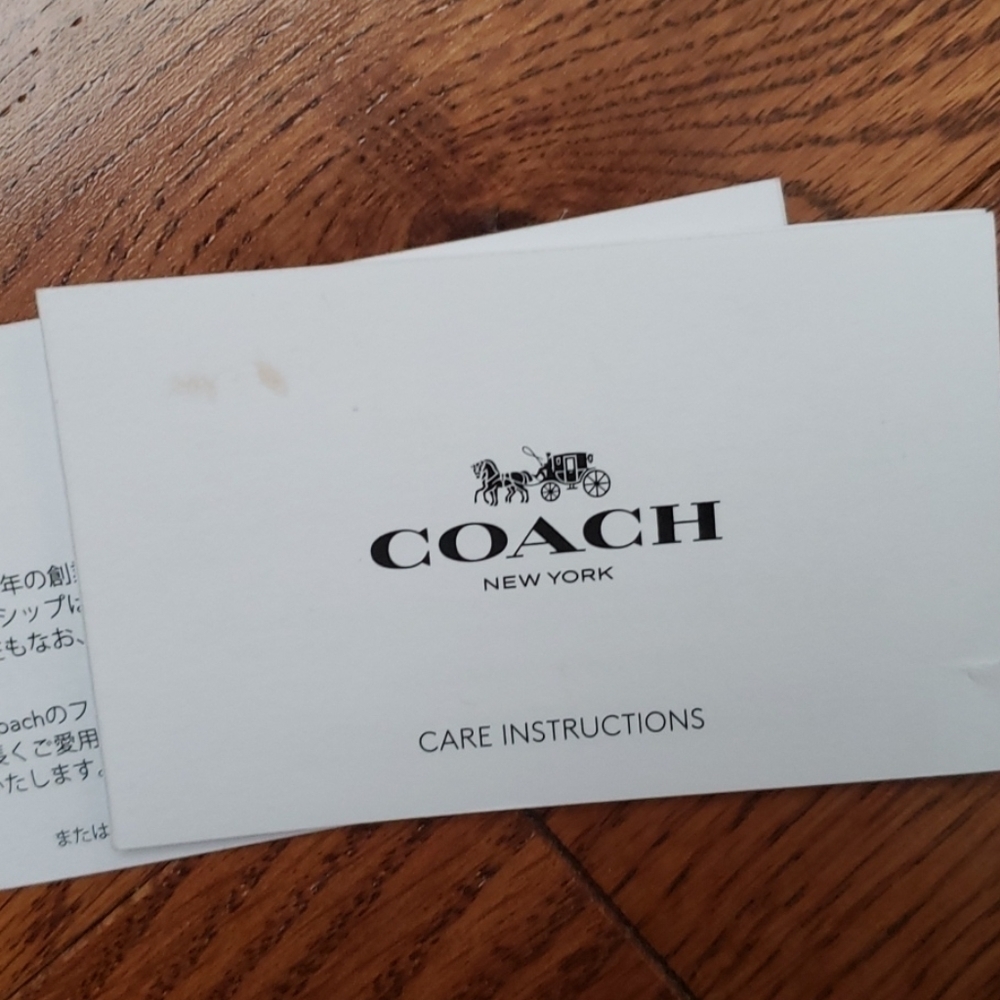 𝅺coach wristlet. Authentic. NWT - Picture 4 of 11